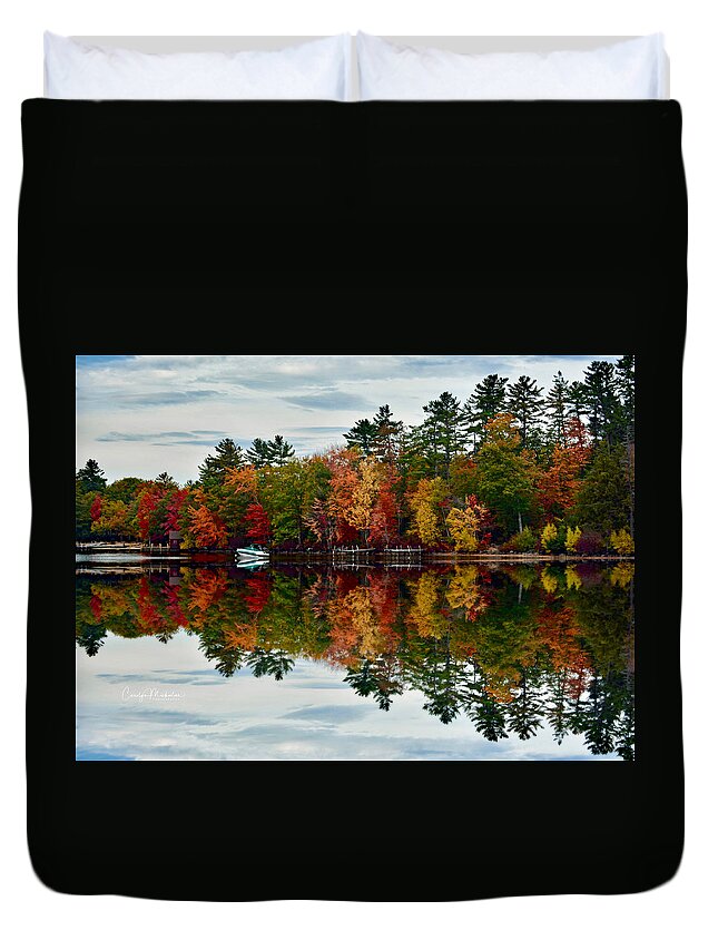 Autumn Duvet Cover featuring the photograph Grand Finale by Carolyn Mickulas