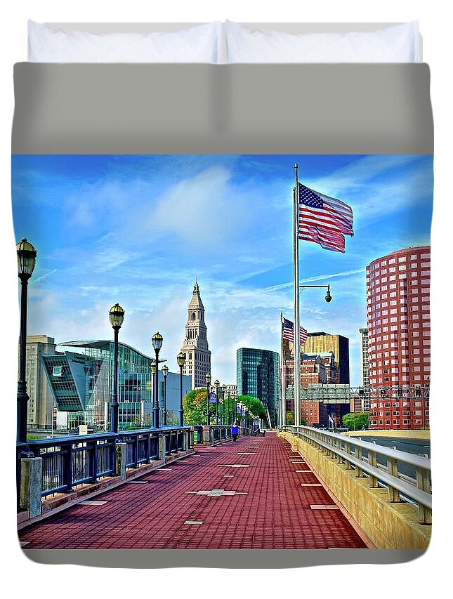 Hartford Duvet Cover featuring the photograph Hartford on the Horizon by Frozen in Time Fine Art Photography