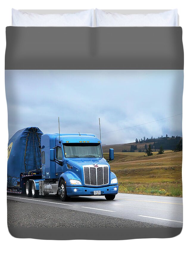 Theresa Tahara Duvet Cover featuring the photograph Hauling Happiness With A Peterbilt by Theresa Tahara