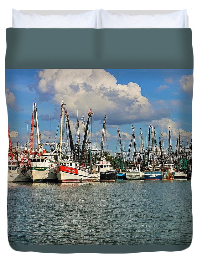 Boat Duvet Cover featuring the photograph Hearts Went Wild by Michiale Schneider