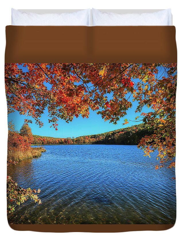 Hidden Valley Lake Duvet Cover featuring the photograph Hidden Valley Autumn by Dale R Carlson