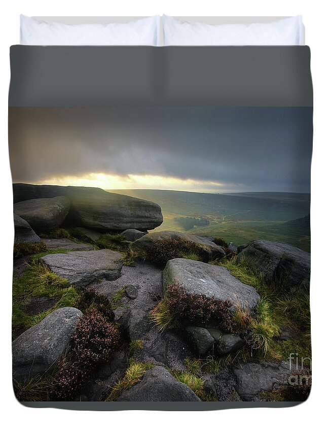 Art Duvet Cover featuring the photograph Higger Tor 18.0 by Yhun Suarez