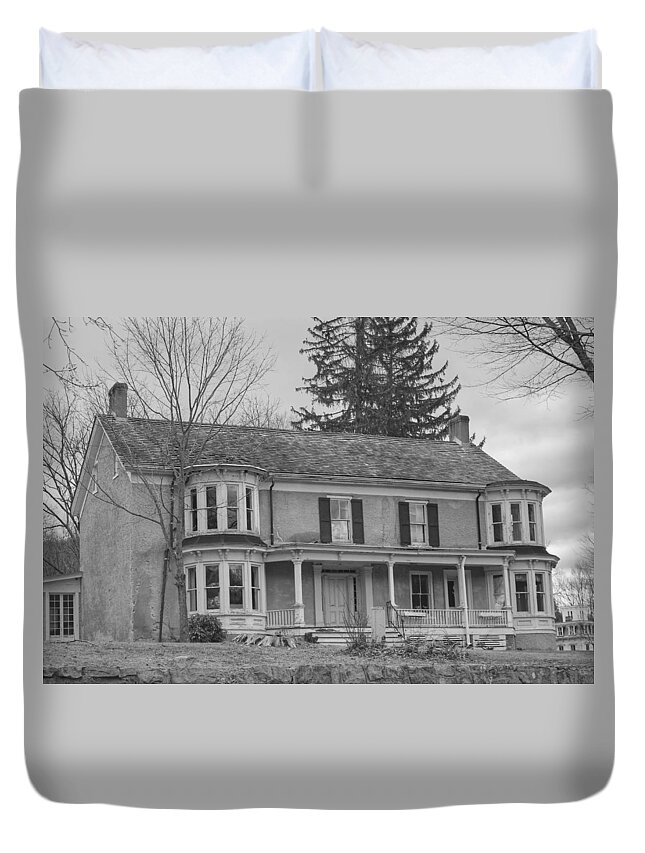 Waterloo Village Duvet Cover featuring the photograph Historic Mansion With Towers - Waterloo Village by Christopher Lotito