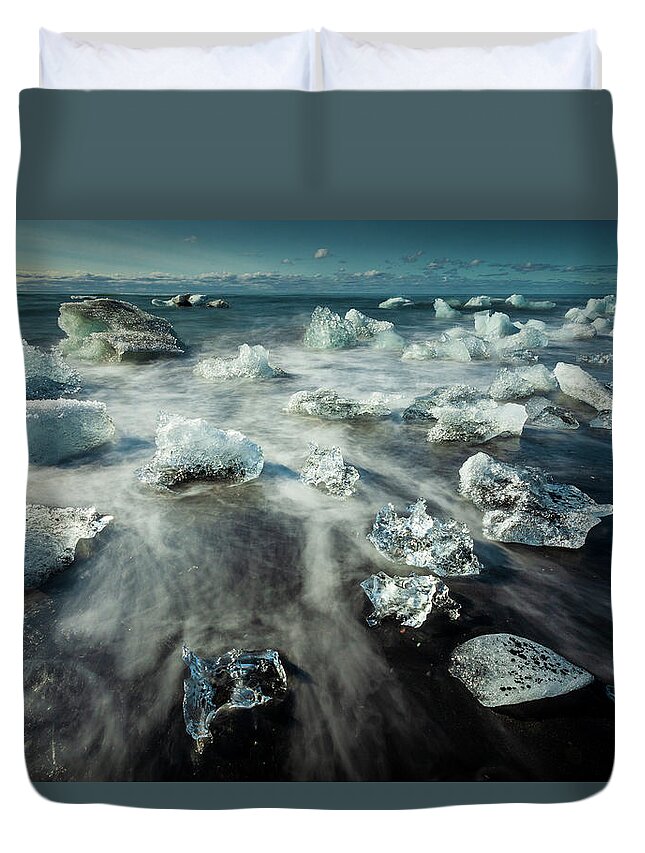 Iceland Duvet Cover featuring the photograph Iceberg Beach by Peter OReilly