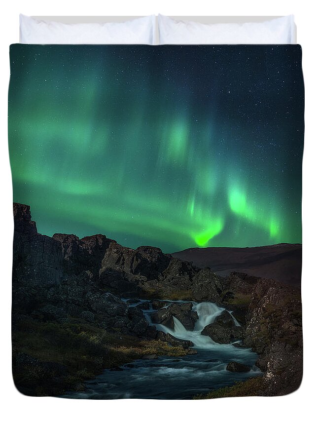 Iceland Duvet Cover featuring the photograph Icelandic Flows by Darren White