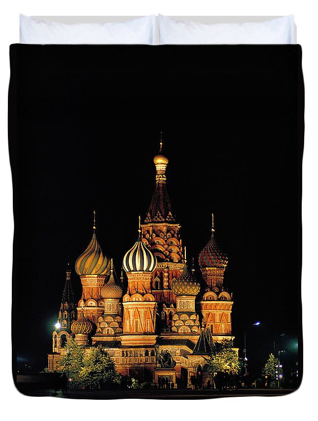 Red Square Duvet Cover featuring the photograph Ima19185 by Carl Johan Ronn