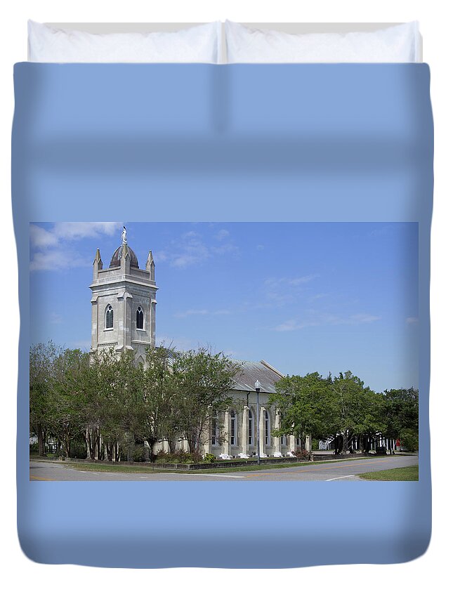 Sullivan Duvet Cover featuring the photograph Island church by Darrell Foster