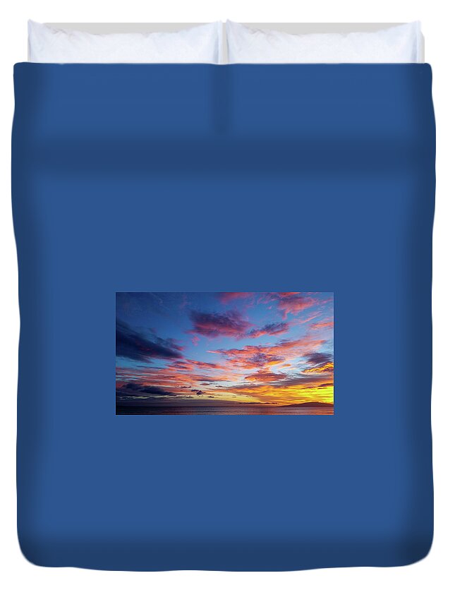Hawaii Sunset Duvet Cover featuring the photograph Kihei Sunset by Chris Spencer