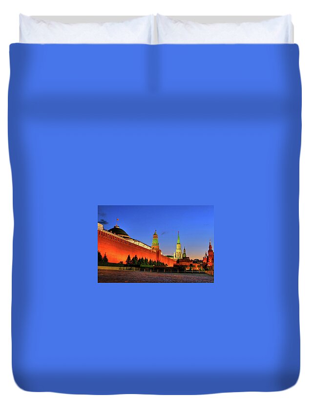 Red Square Duvet Cover featuring the photograph Kremlin And Red Square by Pola Damonte Via Getty Images