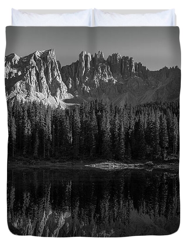 Landscape Duvet Cover featuring the photograph Lago die Carreza by Hans Partes