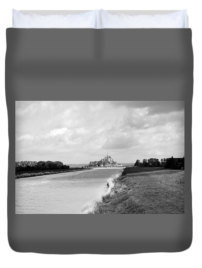 Mont St Michel Duvet Cover featuring the photograph Le Mont Saint Michel 6b by Andrew Fare