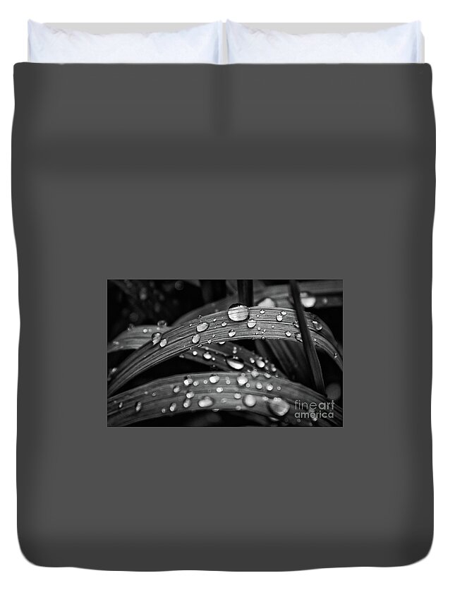 Leaves Duvet Cover featuring the photograph Leaves of Grass by Melissa Lipton