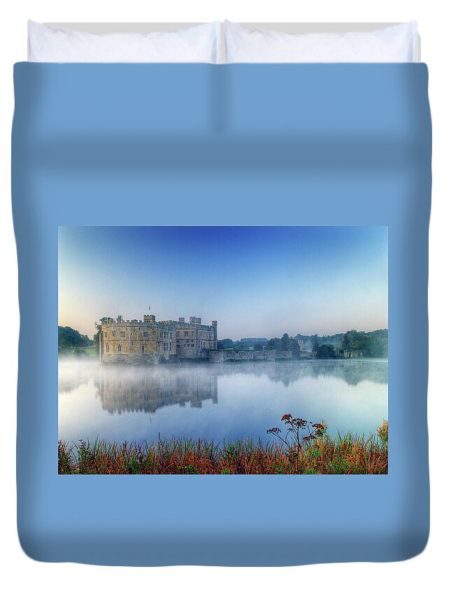 Scenics Duvet Cover featuring the photograph Leeds Castle At Dawn by Andy Mcgowan