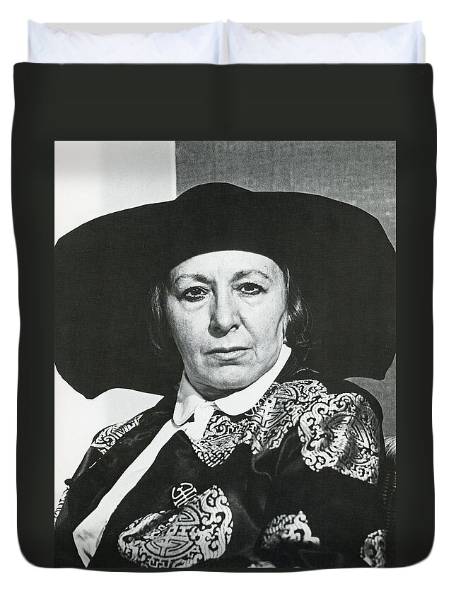 Abstract Expressionism Duvet Cover featuring the photograph Louise Nevelson by Hans Namuth