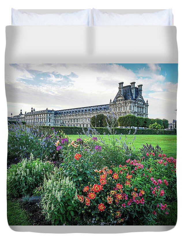 Louvre Duvet Cover featuring the photograph Louvre by Jim Mathis