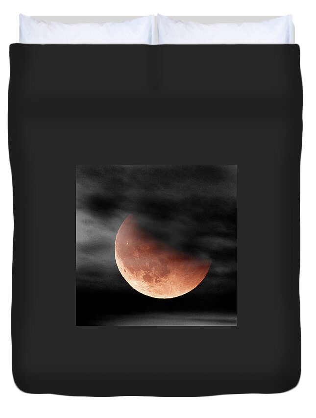 Tranquility Duvet Cover featuring the photograph Lunar Eclipse by Photo By Per Ottar Walderhaug