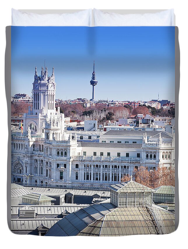 Downtown District Duvet Cover featuring the photograph Madrid Skyline by Fernandoah