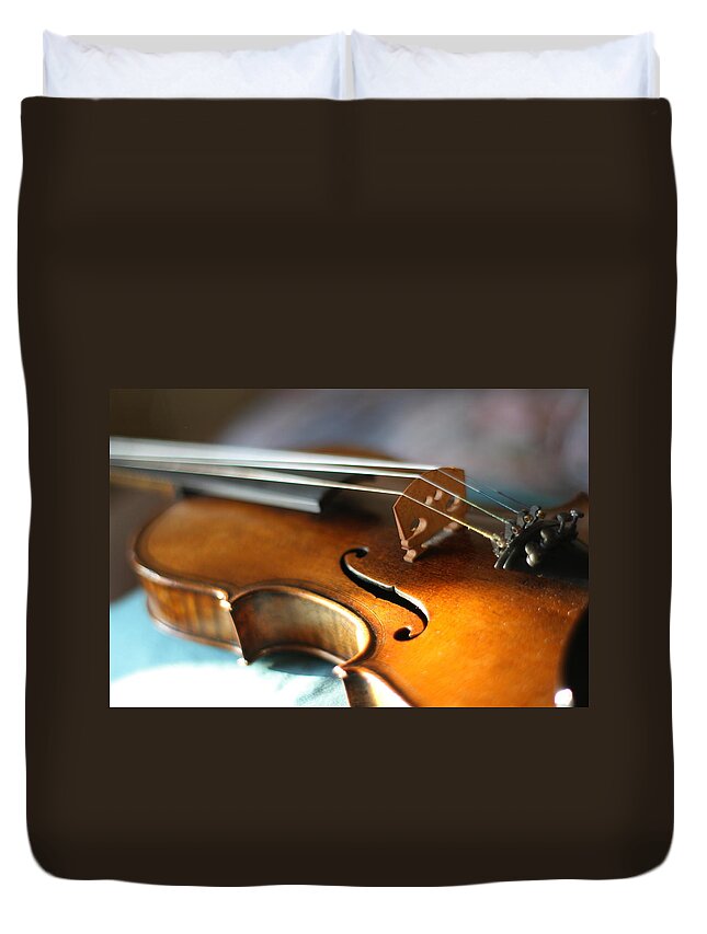 Music Duvet Cover featuring the photograph Magginis Violin With Beautiful Sound by Mayumi Hashi