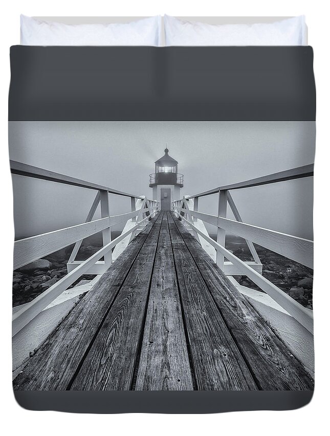 Marshall Point Light Duvet Cover featuring the photograph Marshall Point Lighthouse by Rob Davies