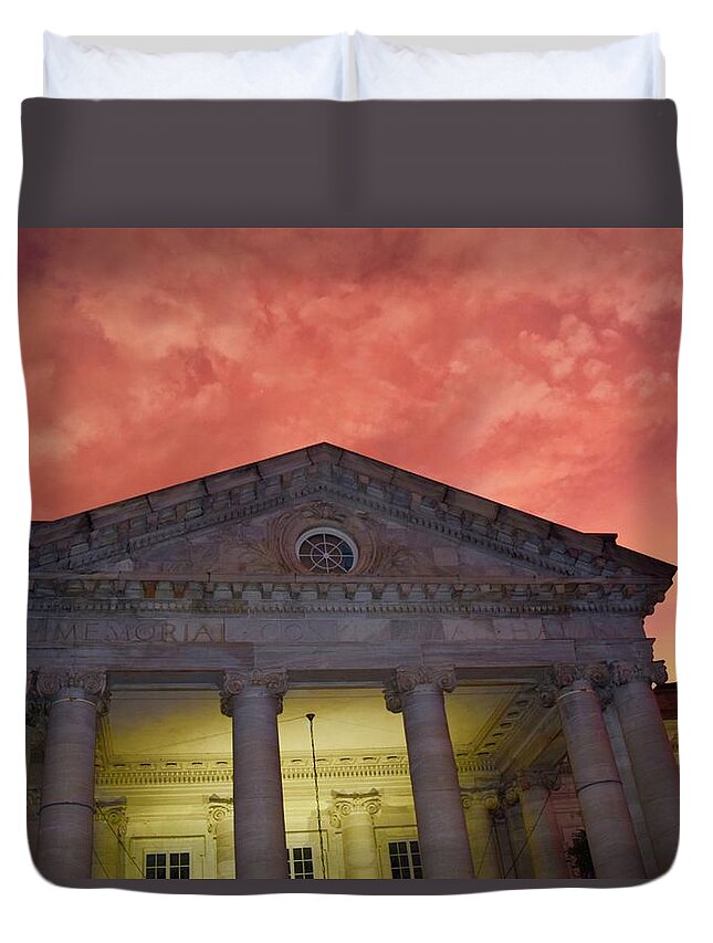 Dc Duvet Cover featuring the photograph Sunset@Memorial Continental Hall by Bnte Creations