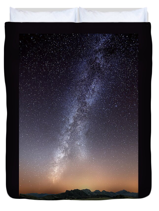 Scenics Duvet Cover featuring the photograph Milky Way by Inigo Cia