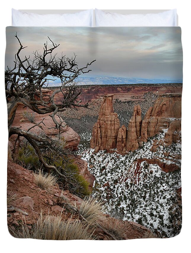 Colorado National Monument Duvet Cover featuring the photograph Moon Rising over Grand View Point in Colorado National Monument by Ray Mathis