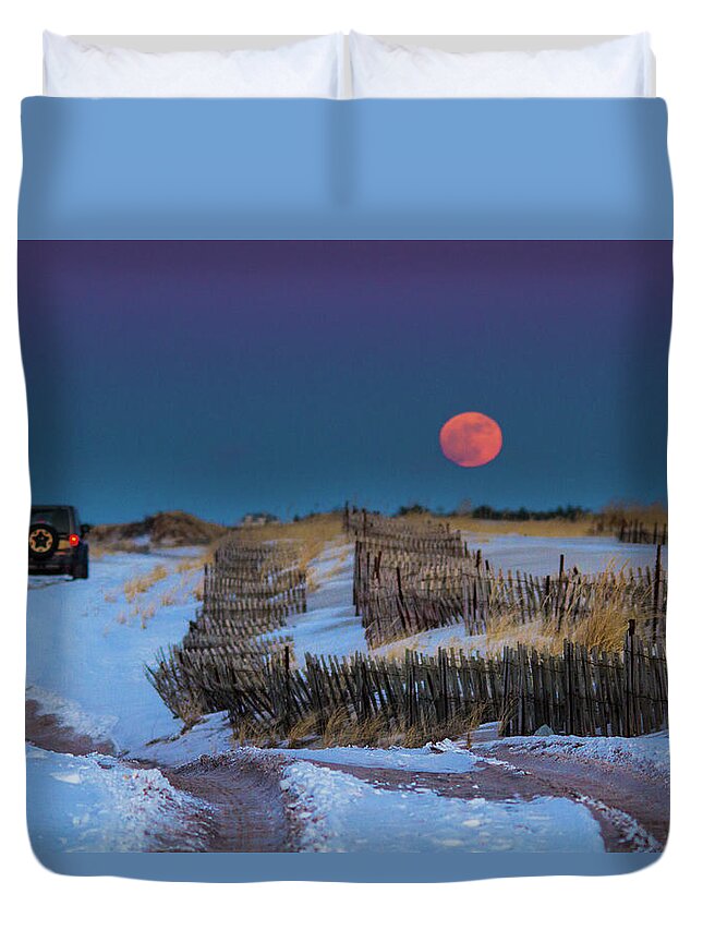 Moon Moonrise Cupsogue Beach Moriches Inlet Tide Jeep Off Road Fence Westhampton New York Ny Long Island Hampton Hamptons Sand East Coast Coastal Atlantic Ocean Duvet Cover featuring the photograph Moonrise Cupsogue Outer Beach by Robert Seifert