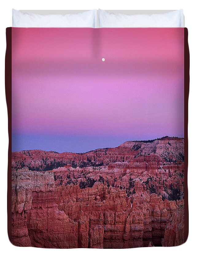 North America Duvet Cover featuring the photograph Moonrise over the Hoodoos Bryce Canyon National Park Utah by Dave Welling