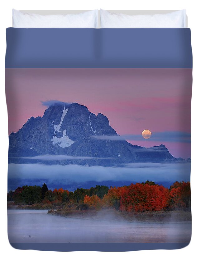 Moran Duvet Cover featuring the photograph Moonset during sunrise at Mount Moran during autumn by Jetson Nguyen