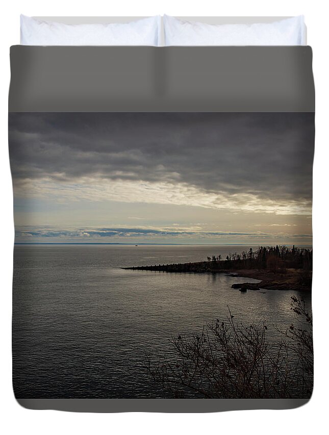 Lake Duvet Cover featuring the photograph Morning Horizon on Lake Superior by Laura Smith