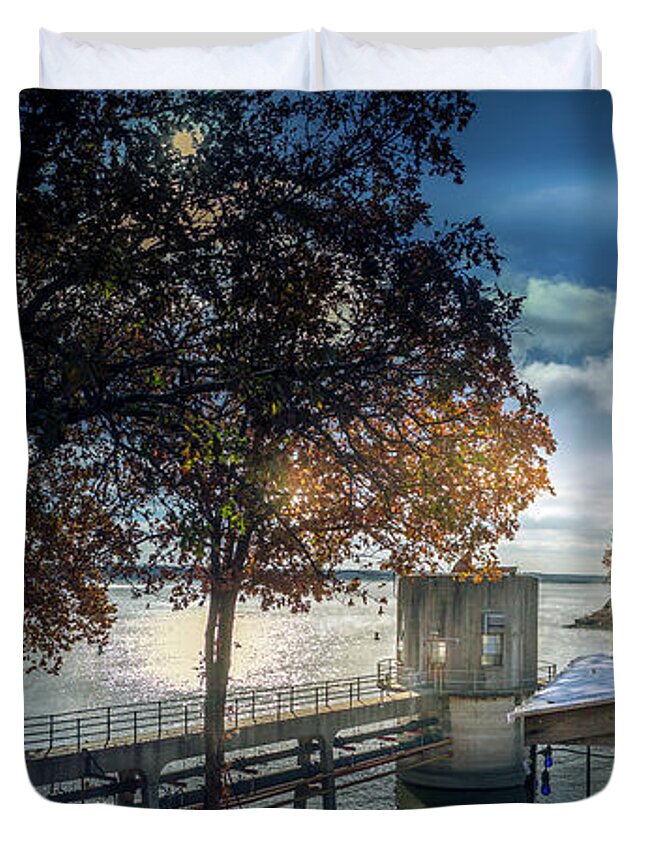 Grand Lake Duvet Cover featuring the photograph Morning in Winter by David Wagenblatt
