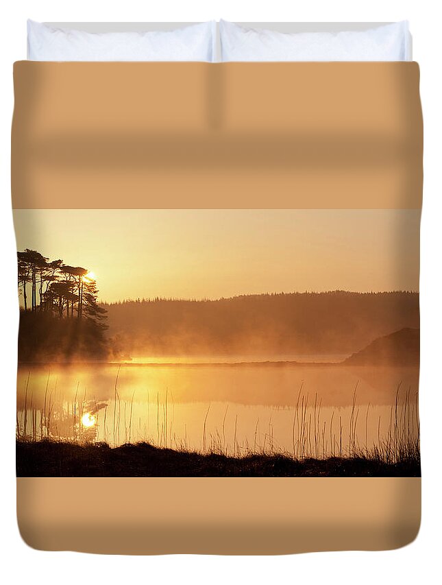 Tranquility Duvet Cover featuring the photograph Mountains Reflected In Still Lake by Cultura Exclusive/ben Pipe Photography