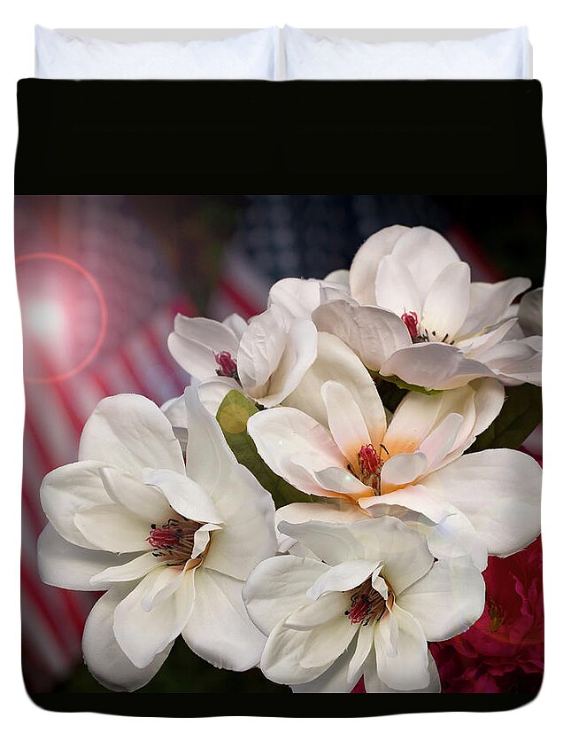 Flowers Duvet Cover featuring the photograph Never Forget by Vanessa Thomas