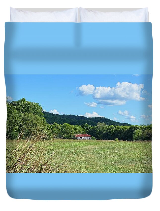 Landscape Duvet Cover featuring the photograph Old Barn 2 by John Benedict
