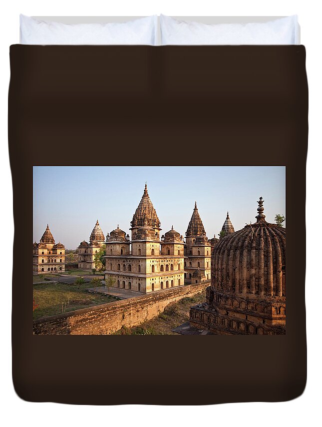 Hinduism Duvet Cover featuring the photograph Orchha, India by Traveler1116