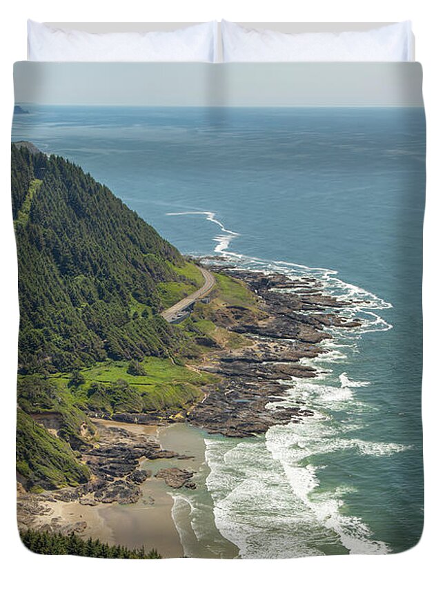 Beach Duvet Cover featuring the photograph Oregon Coastline 01035 by Kristina Rinell