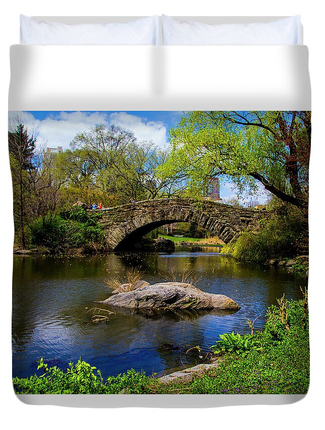 New York Duvet Cover featuring the photograph Park bridge2 by Stuart Manning
