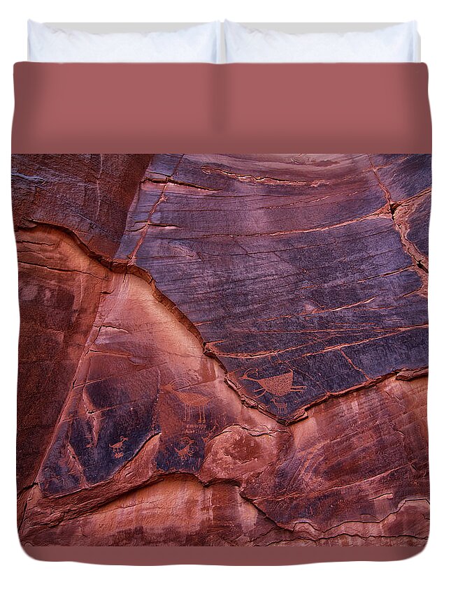 Petroglyphs Duvet Cover featuring the photograph Petroglyphs at Sun's Eye by Tom Kelly