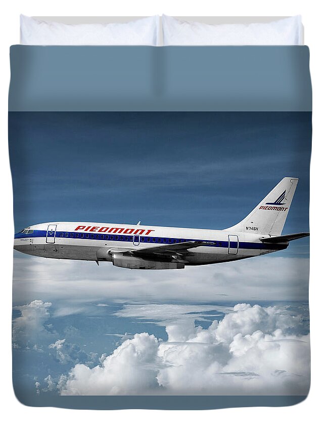 Piedmont Airlines Duvet Cover featuring the mixed media Piedmont Airlines Boeing 737 by Erik Simonsen