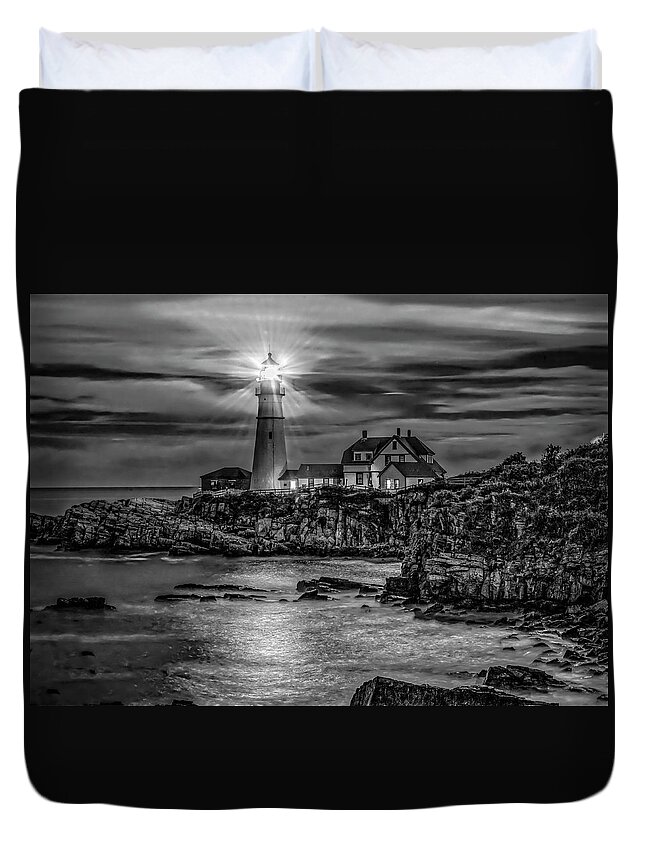 Lighthouse Duvet Cover featuring the photograph Portland Lighthouse 7363 by Donald Brown