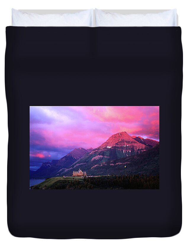 Scenics Duvet Cover featuring the photograph Prince Of Wales Hotel And Canadian by John Elk