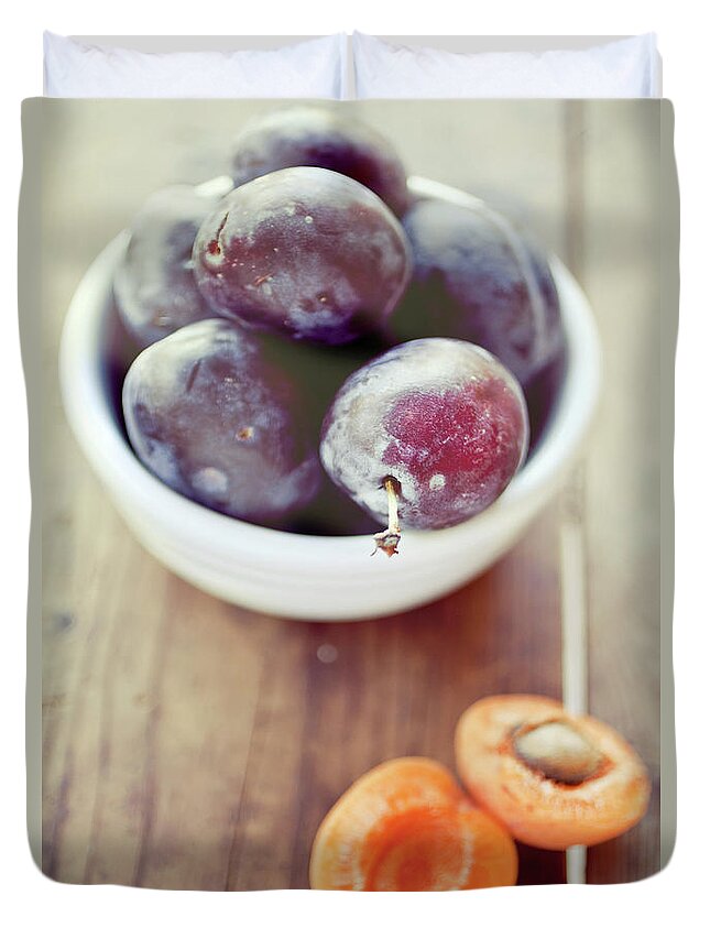 Plum Duvet Cover featuring the photograph Prugne E Albicocca II by Uccia photography