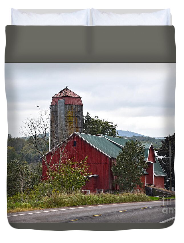Pennsylvania Duvet Cover featuring the photograph Red Pennsylvania Barn and Silo by Catherine Sherman
