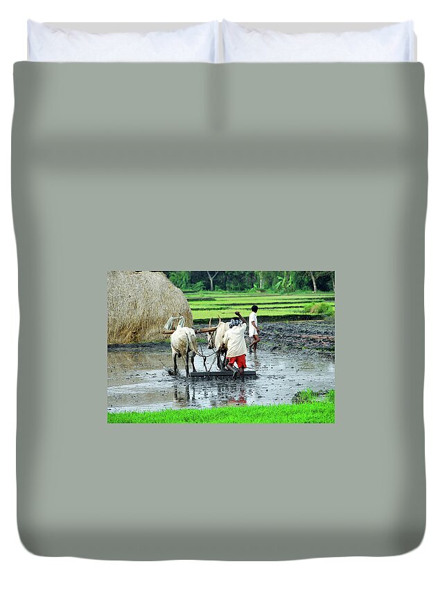 Working Duvet Cover featuring the photograph Rice Field Work by Paul Biris