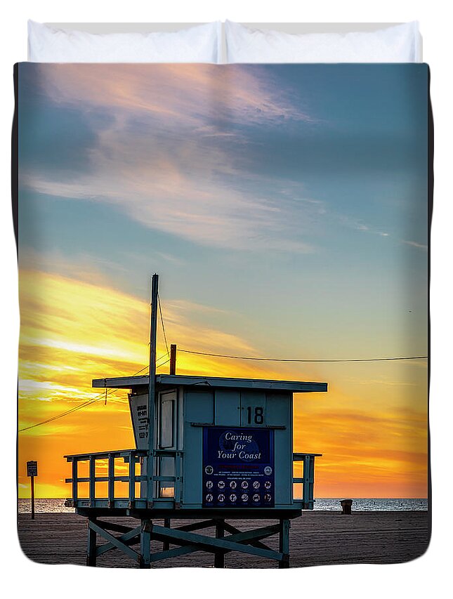 Lifeguard Tower Duvet Cover featuring the photograph Santa Monica Lifeguard Tower 18 #2 by Gene Parks