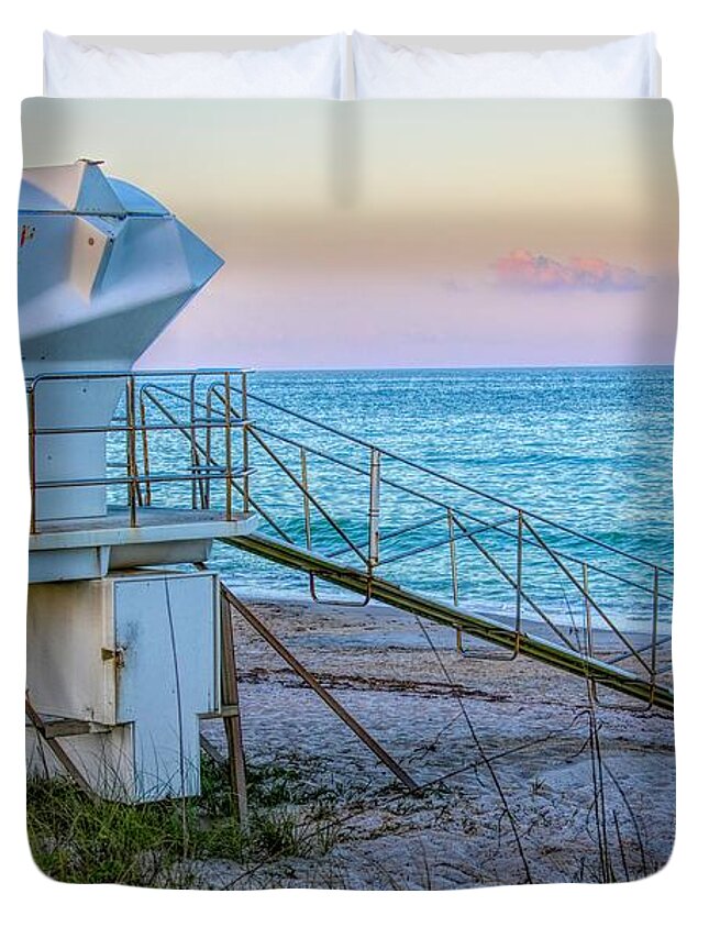 Vero Beach Duvet Cover featuring the photograph Saving Sunset by T Lynn Dodsworth