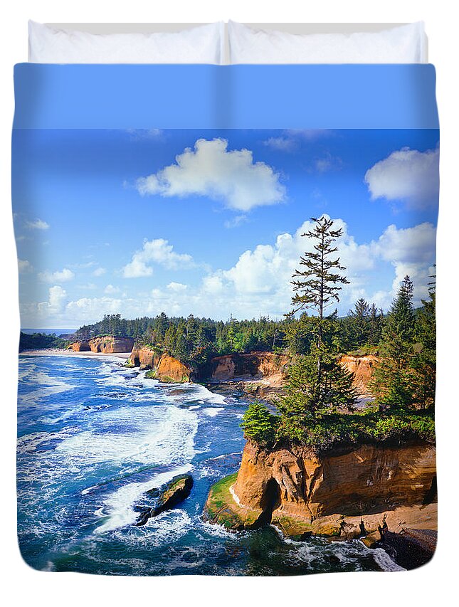 Water's Edge Duvet Cover featuring the photograph Scenic Oregon Coast by Ron thomas