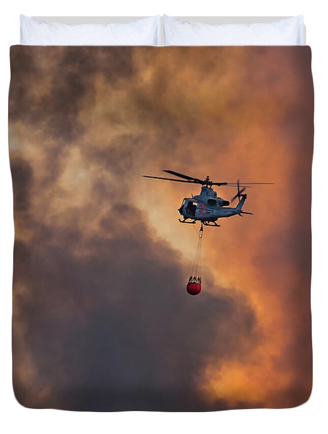 Bell Ah-1z Viper Duvet Cover featuring the photograph Sky Fire by American Landscapes