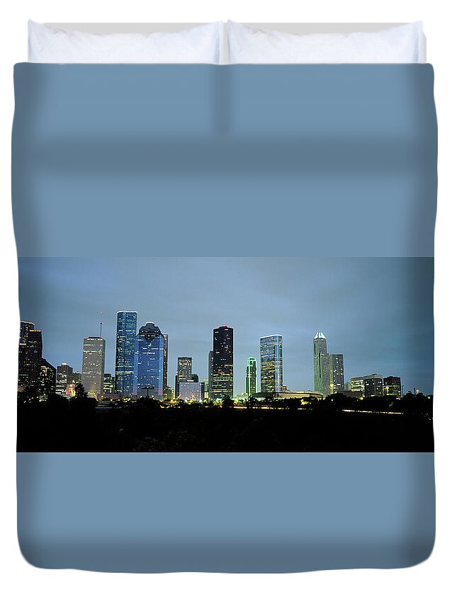 Downtown District Duvet Cover featuring the photograph Skyline From Sawyer St Overpass by Walter Bibikow