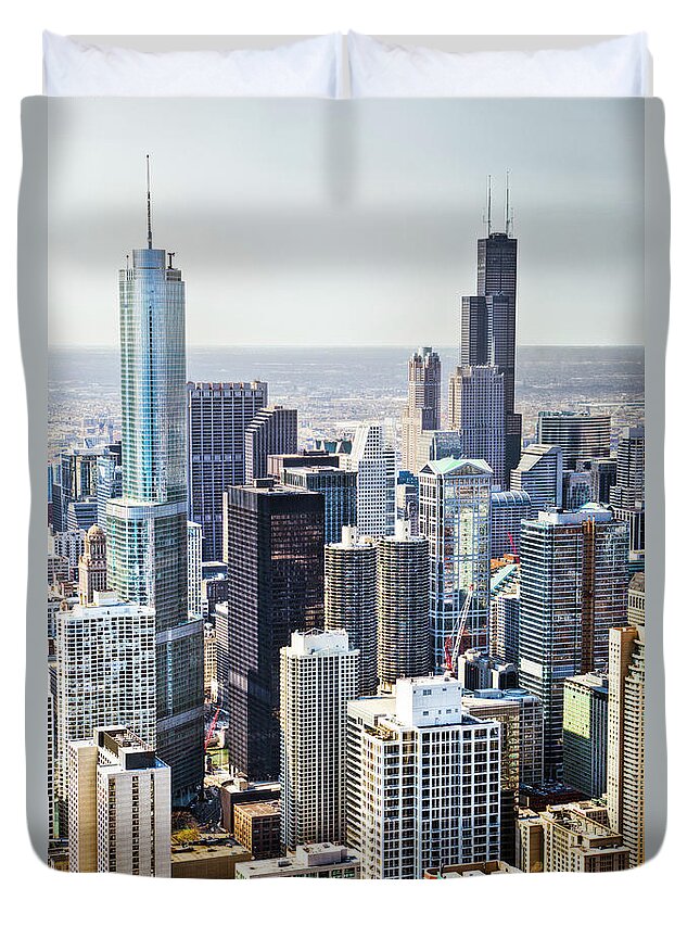 Scenics Duvet Cover featuring the photograph Skyline Of Downtown Chicago by Ellenmoran